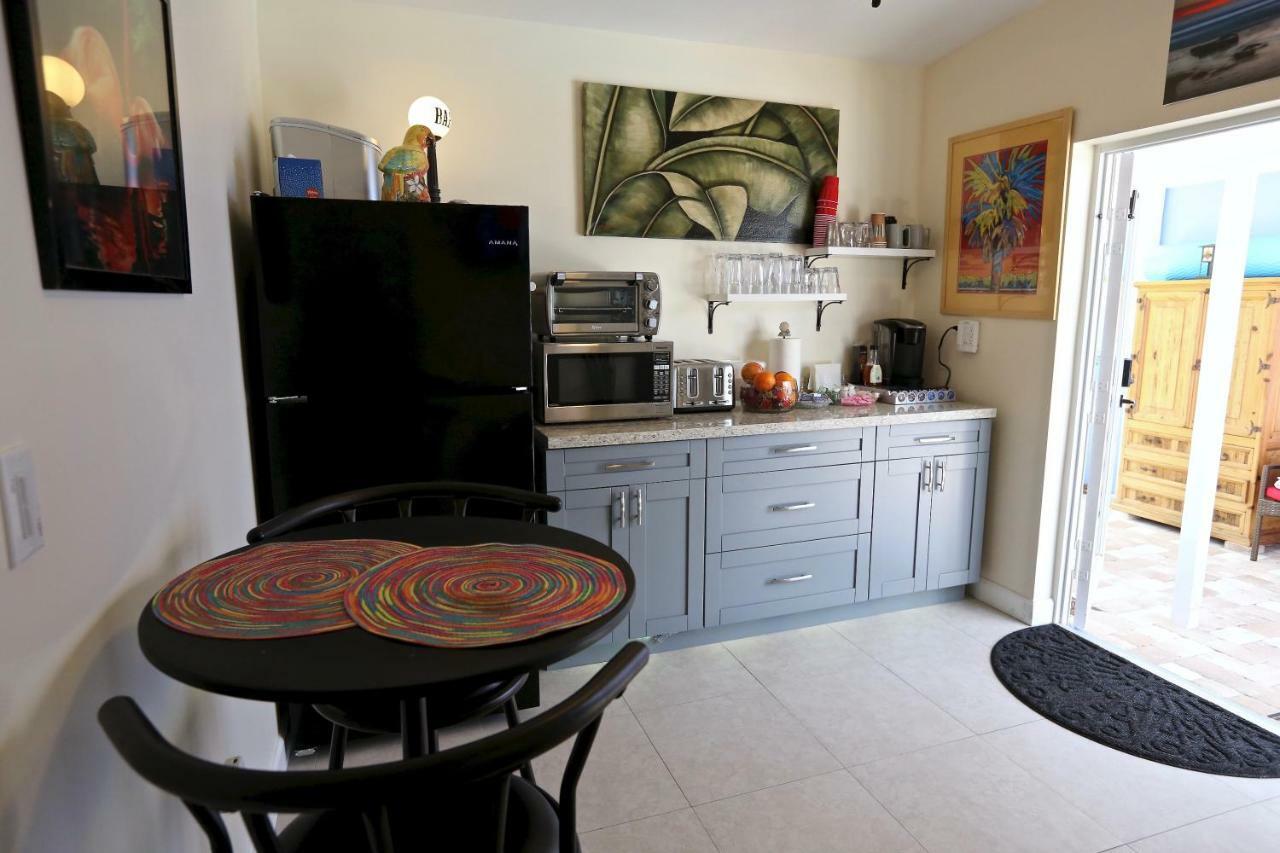 Wilton Manors Fantasy Island Inn, Caters To Men المظهر الخارجي الصورة